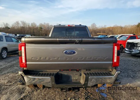 2025 Ford F350 Super Duty из США, поврежденный, VIN 1FT8W3DT0SEC91242